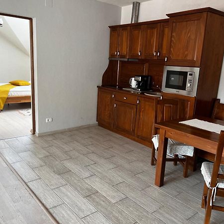 Cozy Apartment Braşov Buitenkant foto