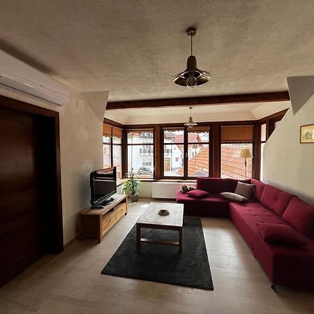 Cozy Apartment Braşov Buitenkant foto