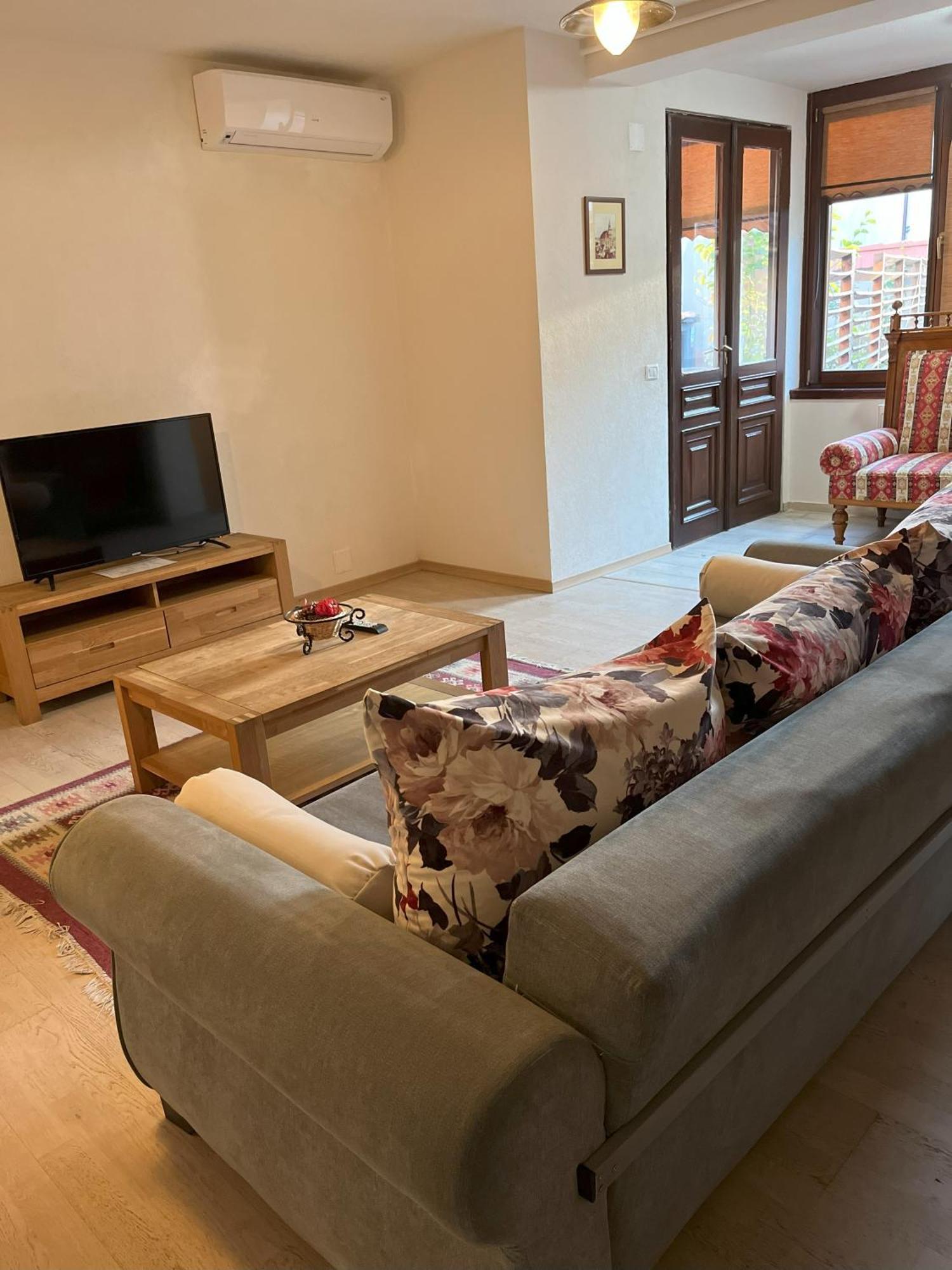Cozy Apartment Braşov Buitenkant foto