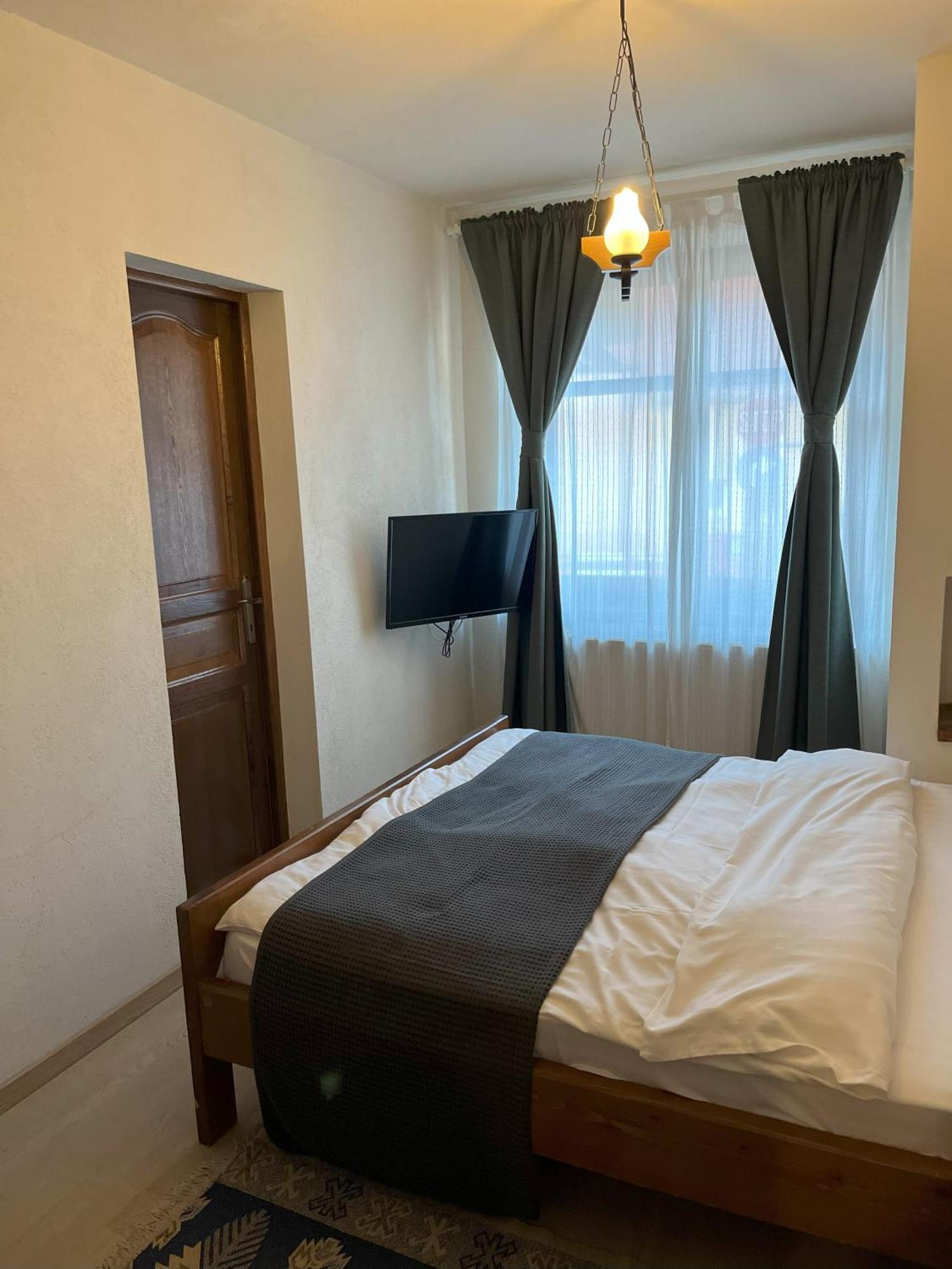 Cozy Apartment Braşov Buitenkant foto