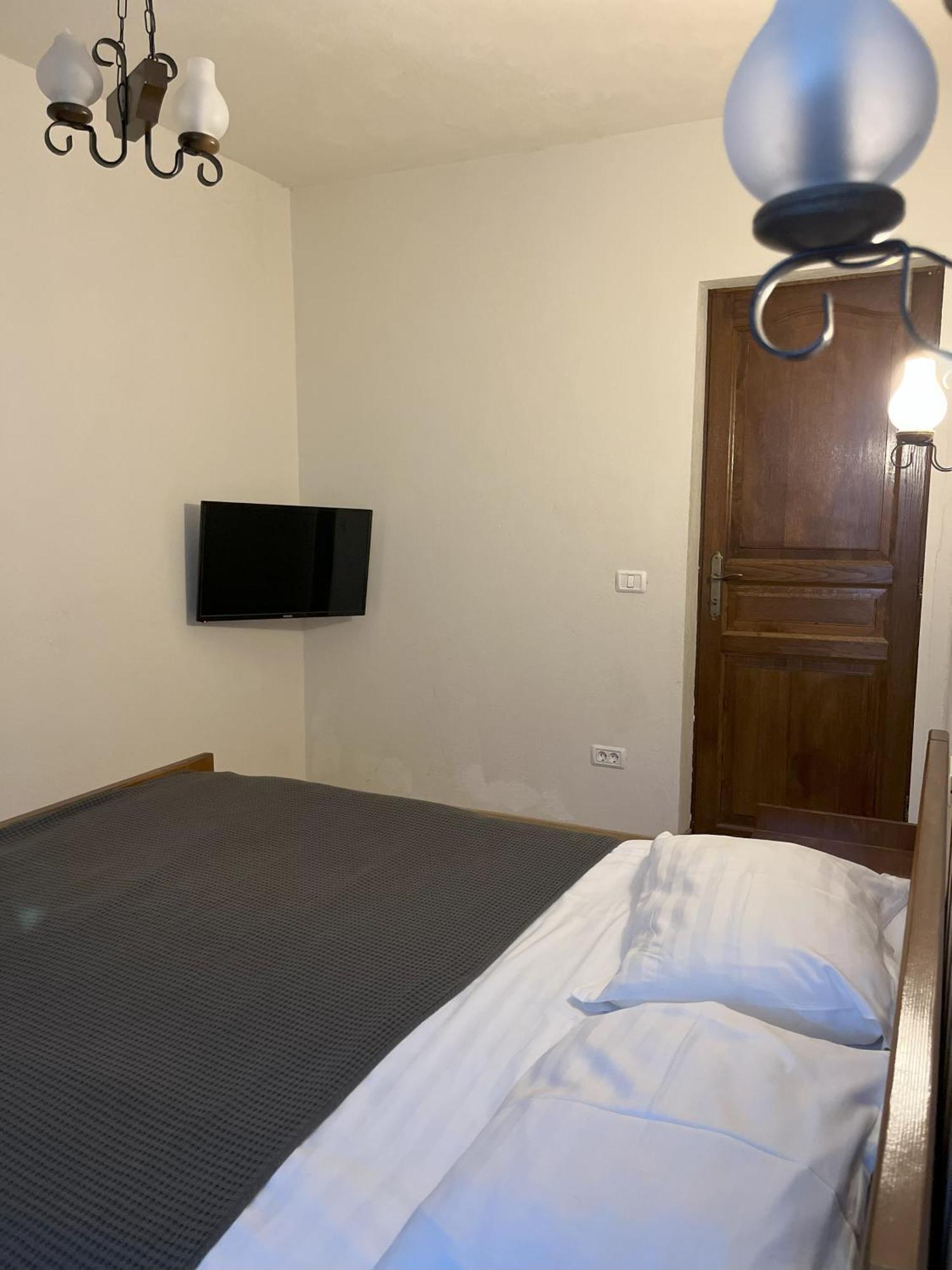 Cozy Apartment Braşov Buitenkant foto
