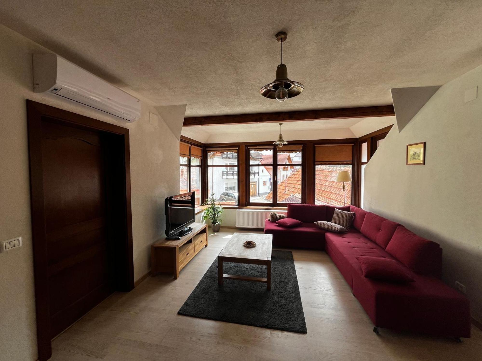 Cozy Apartment Braşov Buitenkant foto