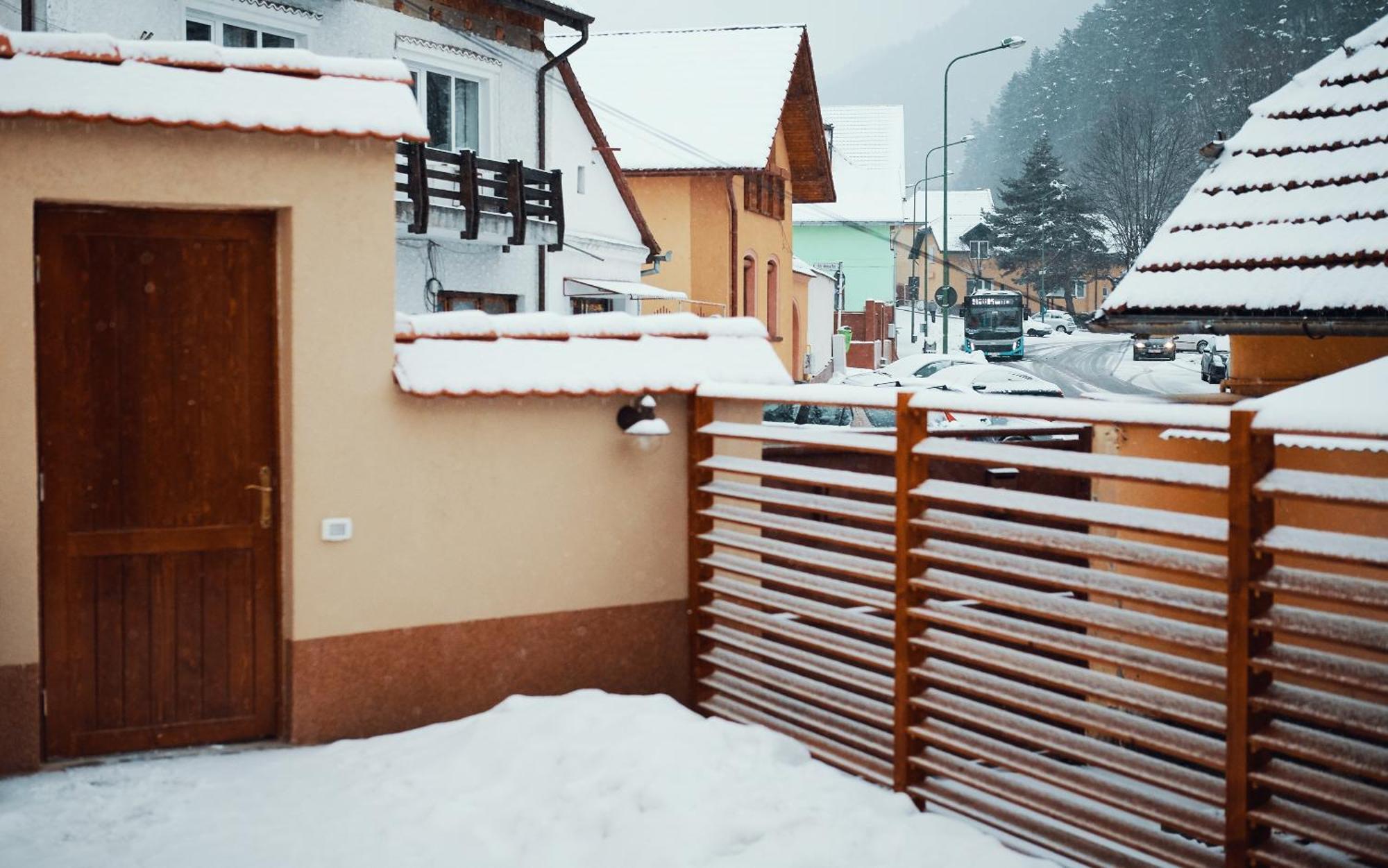 Cozy Apartment Braşov Buitenkant foto
