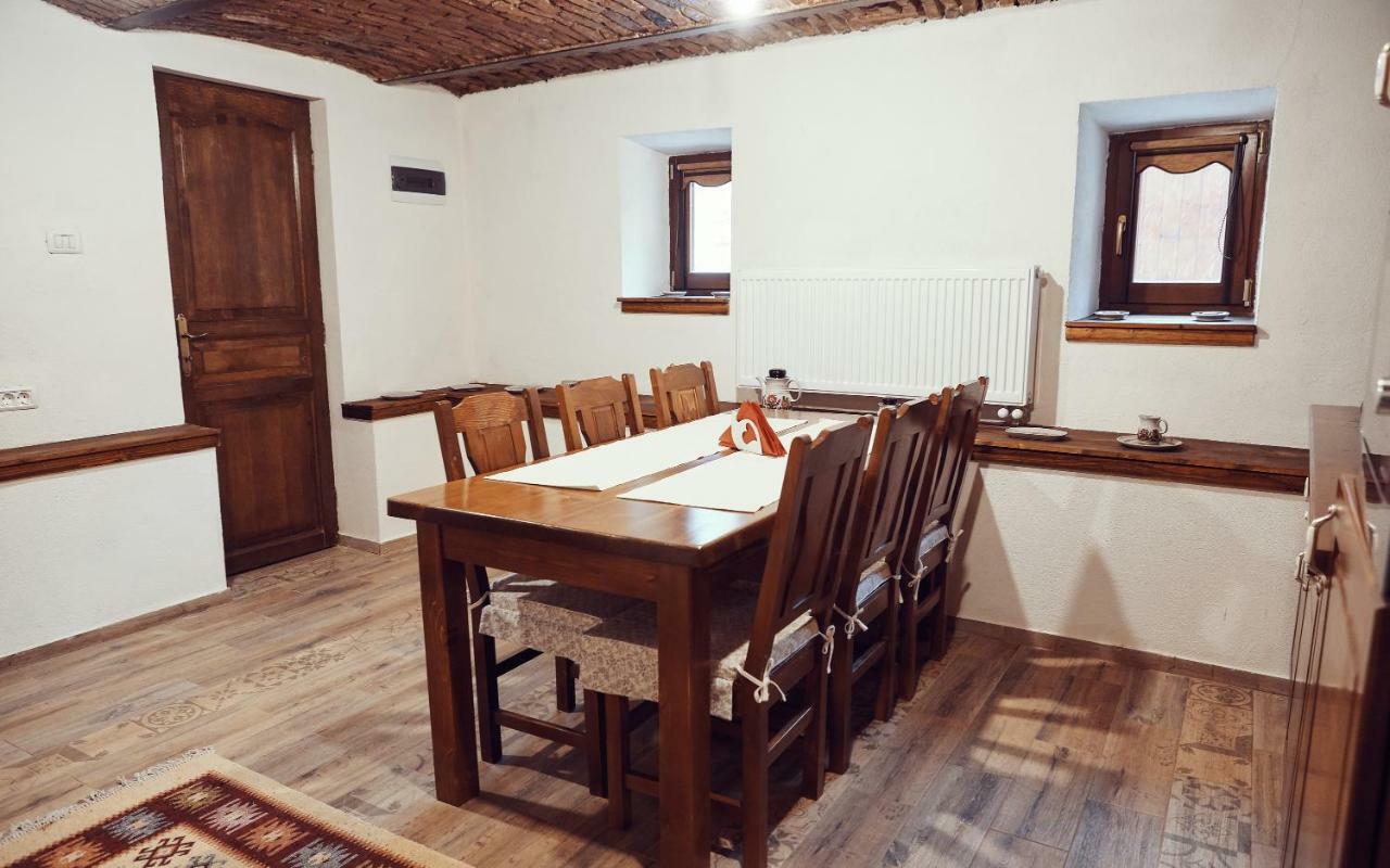 Cozy Apartment Braşov Buitenkant foto