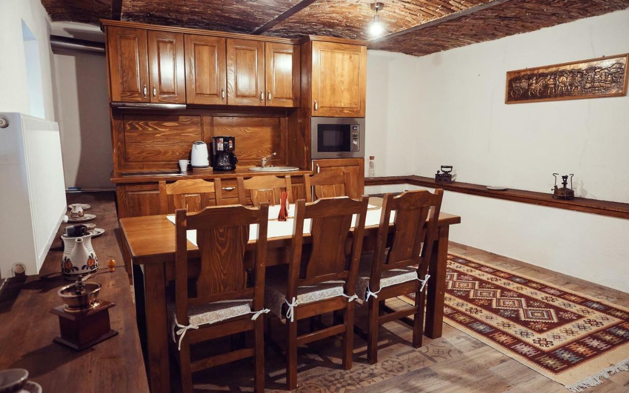Cozy Apartment Braşov Buitenkant foto